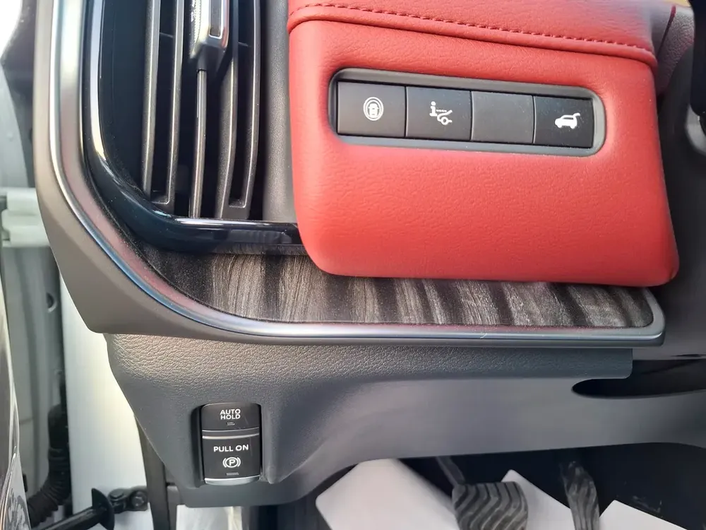 Nissan Patrol LE Platinum 3.5L TT Panoramic 2026 White inside Red - GCC - Export Only - Image 11