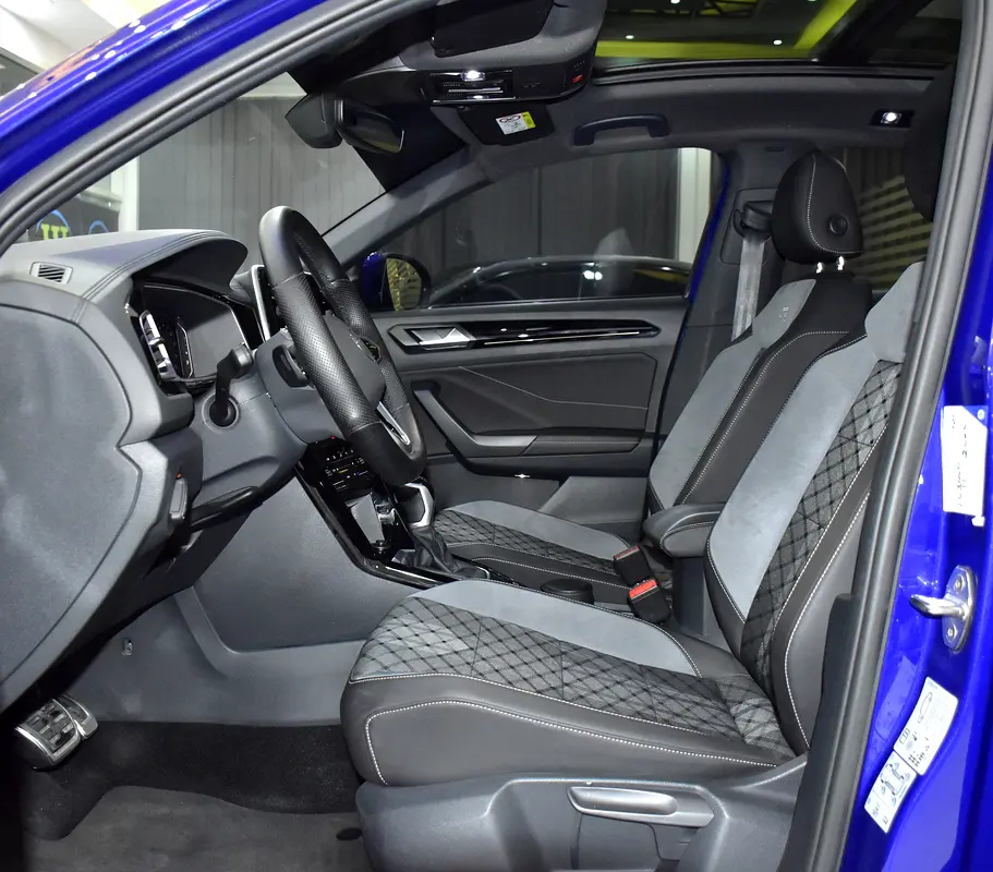AED 1,497 EMi at 0% DP | Volkswagen T-ROC R-Line ( 2023 Model ) in Blue Color GCC Specs - Image 10