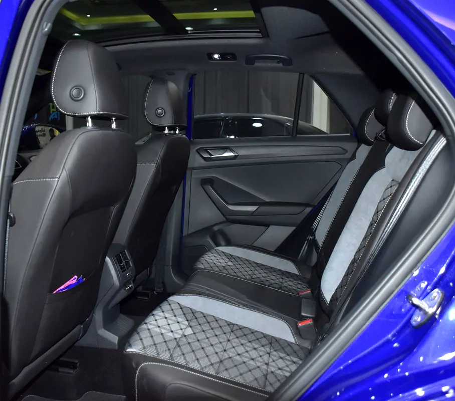 AED 1,497 EMi at 0% DP | Volkswagen T-ROC R-Line ( 2023 Model ) in Blue Color GCC Specs - Image 17