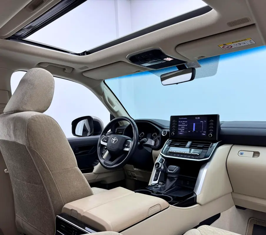 2022 Toyota Land Cruiser EXR, Toyota Service History, 1 Year Warranty, 7 Seater, GCC - Image 14