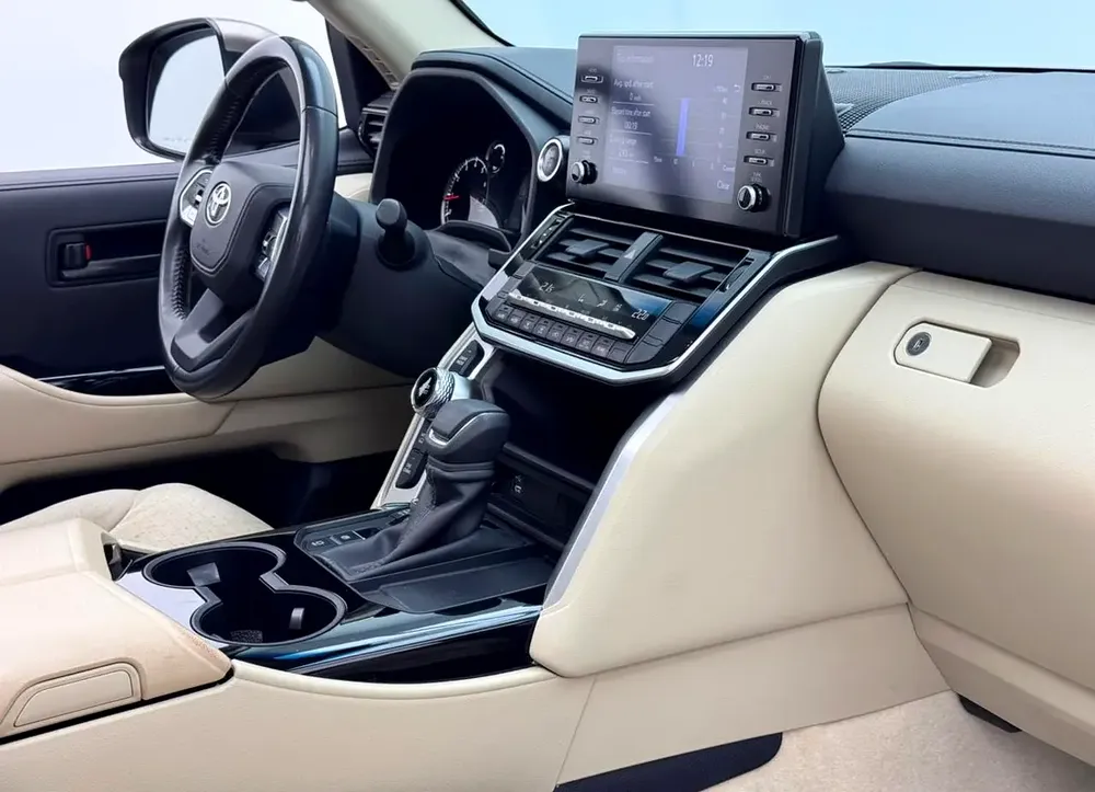 2022 Toyota Land Cruiser EXR, Toyota Service History, 1 Year Warranty, 7 Seater, GCC - Image 15