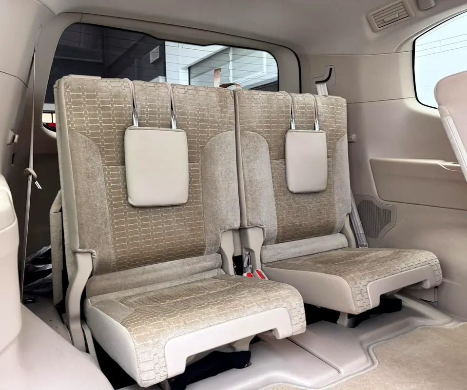 2022 Toyota Land Cruiser EXR, Toyota Service History, 1 Year Warranty, 7 Seater, GCC - Image 17