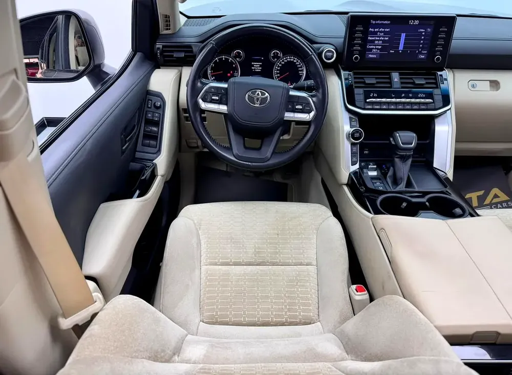 2022 Toyota Land Cruiser EXR, Toyota Service History, 1 Year Warranty, 7 Seater, GCC - Image 8