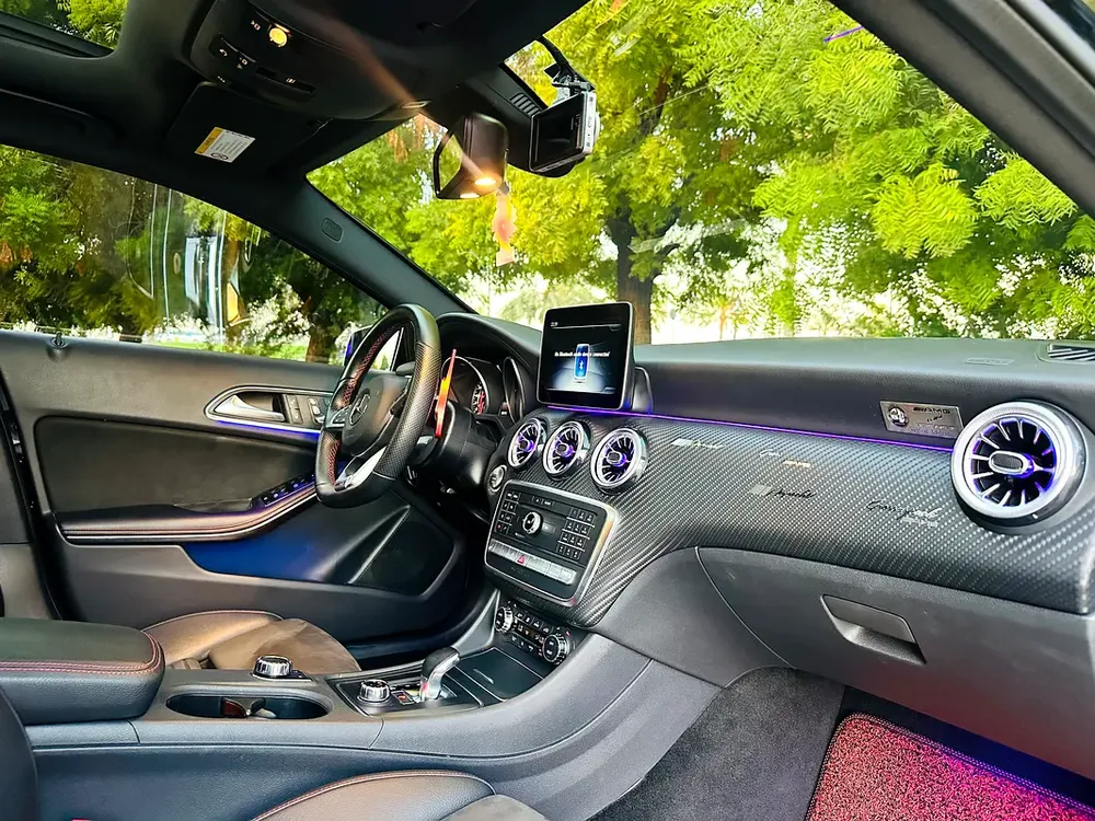 Mercedes Benz A45 AMG FULL OPTIONS FREE ACCIDENT - Image 7