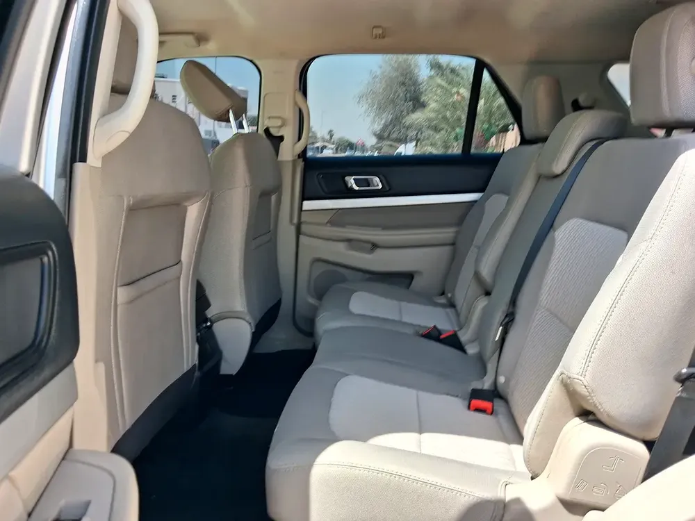 Ford Explorer Base 2018 GCC Specs - Well Maintained Family SUV - Image 15