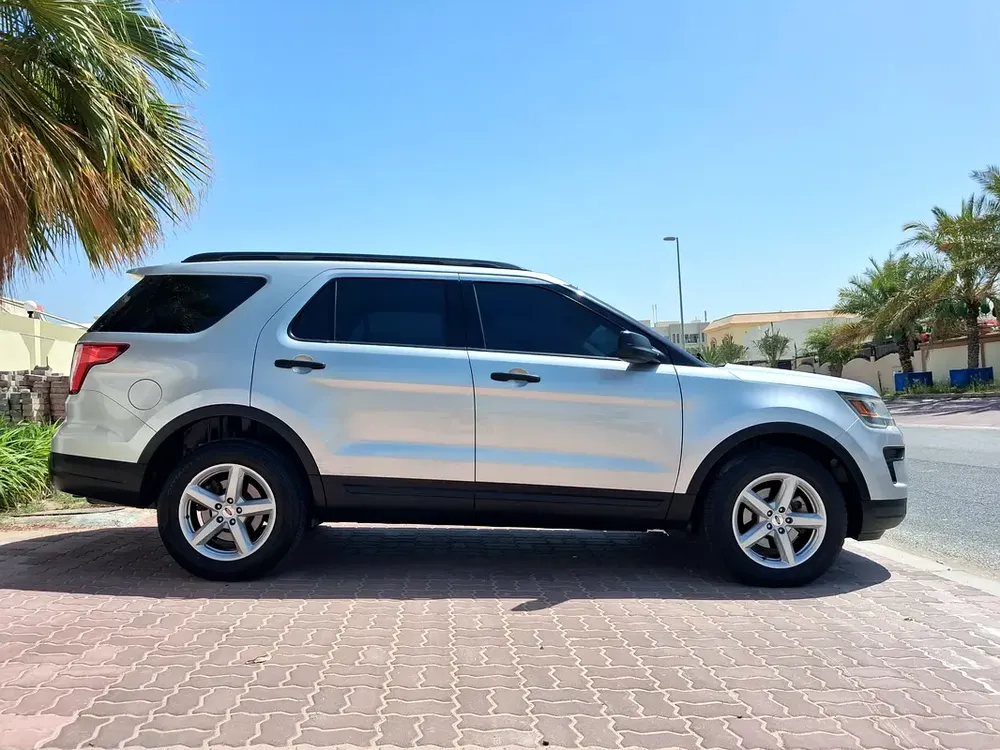 Ford Explorer Base 2018 GCC Specs - Well Maintained Family SUV - Image 4