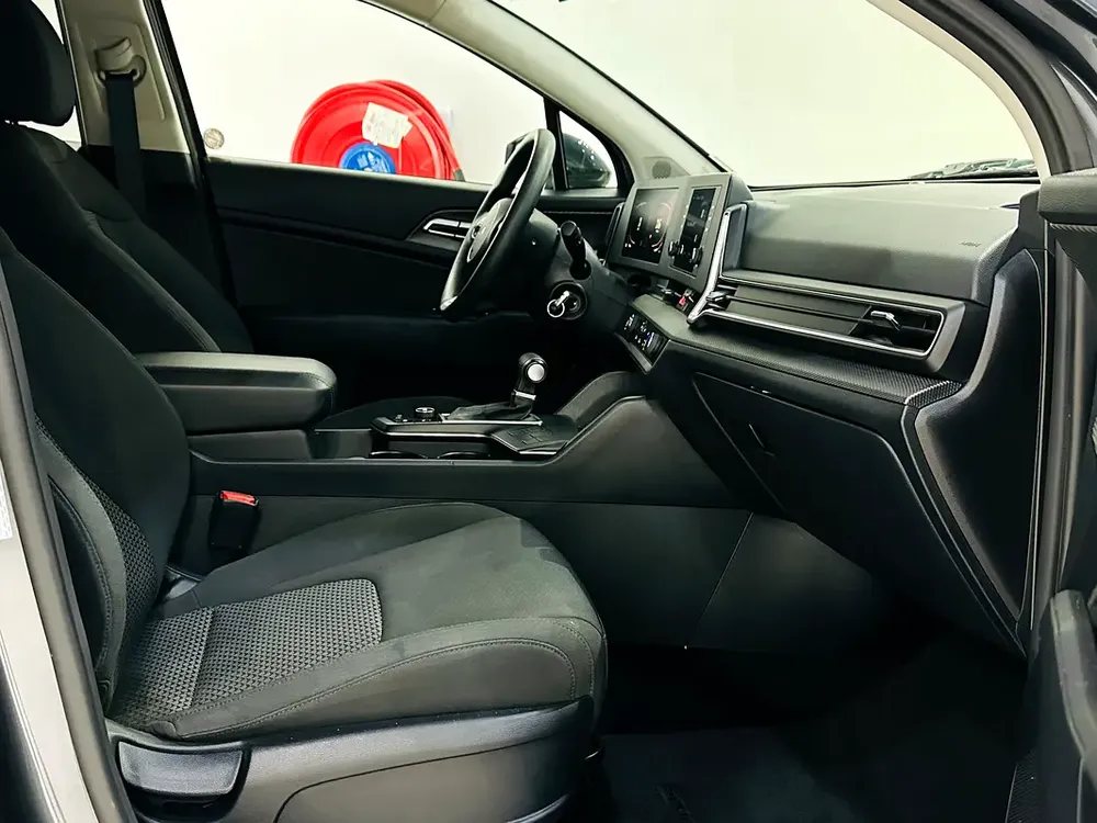 KIA SPORTAGE 2024 BEST FAMILY WITH ONE YEAR WARRANTY - Image 17