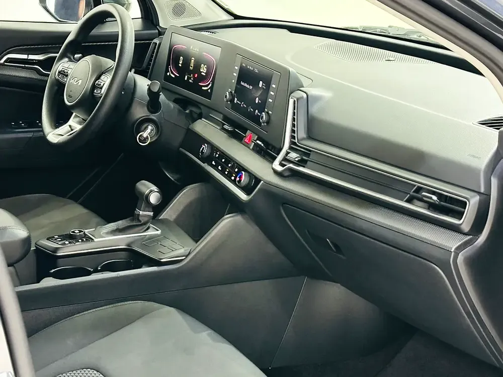 KIA SPORTAGE 2024 BEST FAMILY WITH ONE YEAR WARRANTY - Image 18