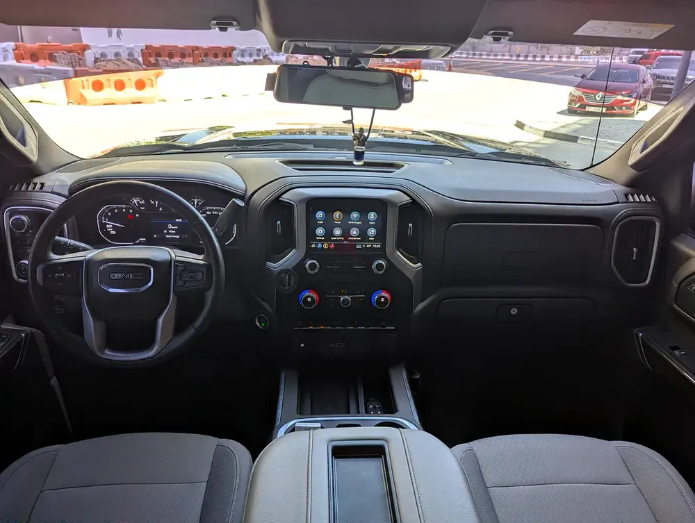 GMC Sierra 1500 Elevation 2021 - GCC Specs - Image 8