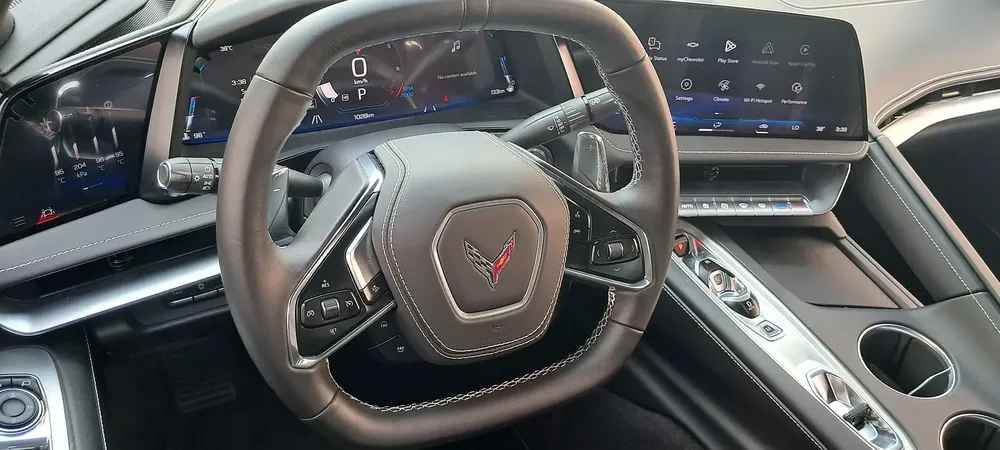 CLEAN TITTLE 100% NEW SHAPE CORVETTE C8 2026 V8 6.2L FULL OPTION WARRANTY 1 YEAR UNLIMITED KM - Image 11