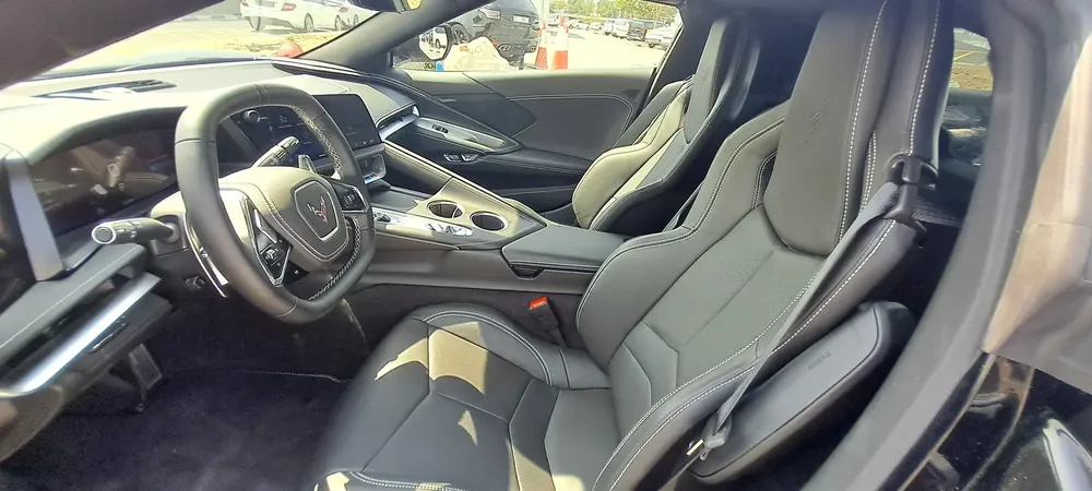 CLEAN TITTLE 100% NEW SHAPE CORVETTE C8 2026 V8 6.2L FULL OPTION WARRANTY 1 YEAR UNLIMITED KM - Image 12