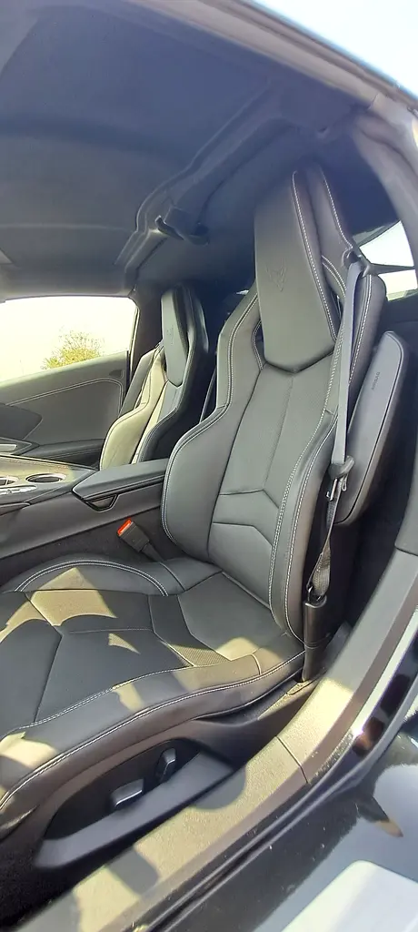 CLEAN TITTLE 100% NEW SHAPE CORVETTE C8 2026 V8 6.2L FULL OPTION WARRANTY 1 YEAR UNLIMITED KM - Image 13