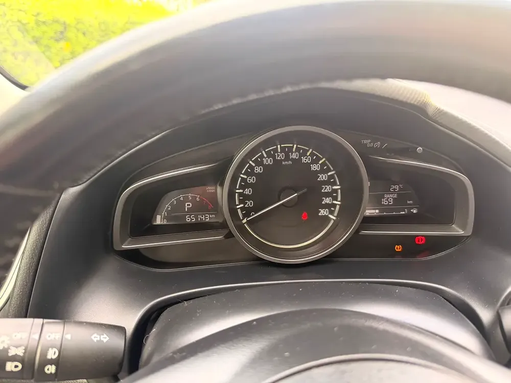 700/Month | Mazda3 2019 | Gcc | Low Mileage | Hatchback | Cruise Control | Bank Loan @ 0% DP - Image 10