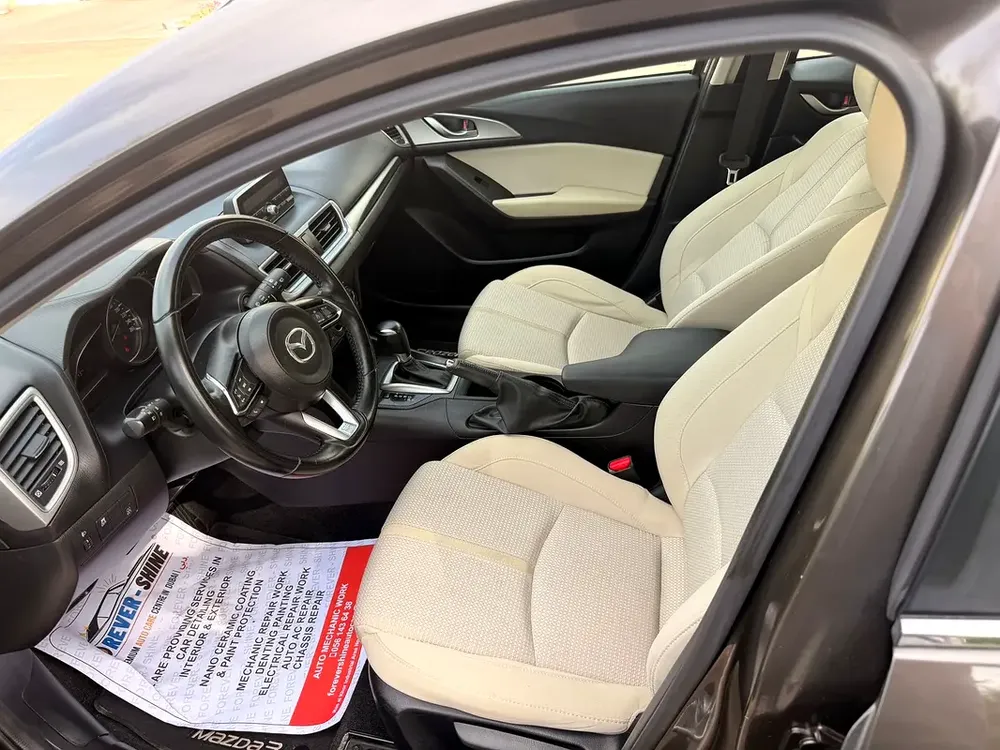 700/Month | Mazda3 2019 | Gcc | Low Mileage | Hatchback | Cruise Control | Bank Loan @ 0% DP - Image 8
