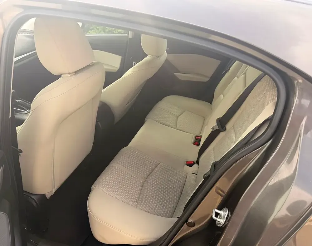 700/Month | Mazda3 2019 | Gcc | Low Mileage | Hatchback | Cruise Control | Bank Loan @ 0% DP - Image 9