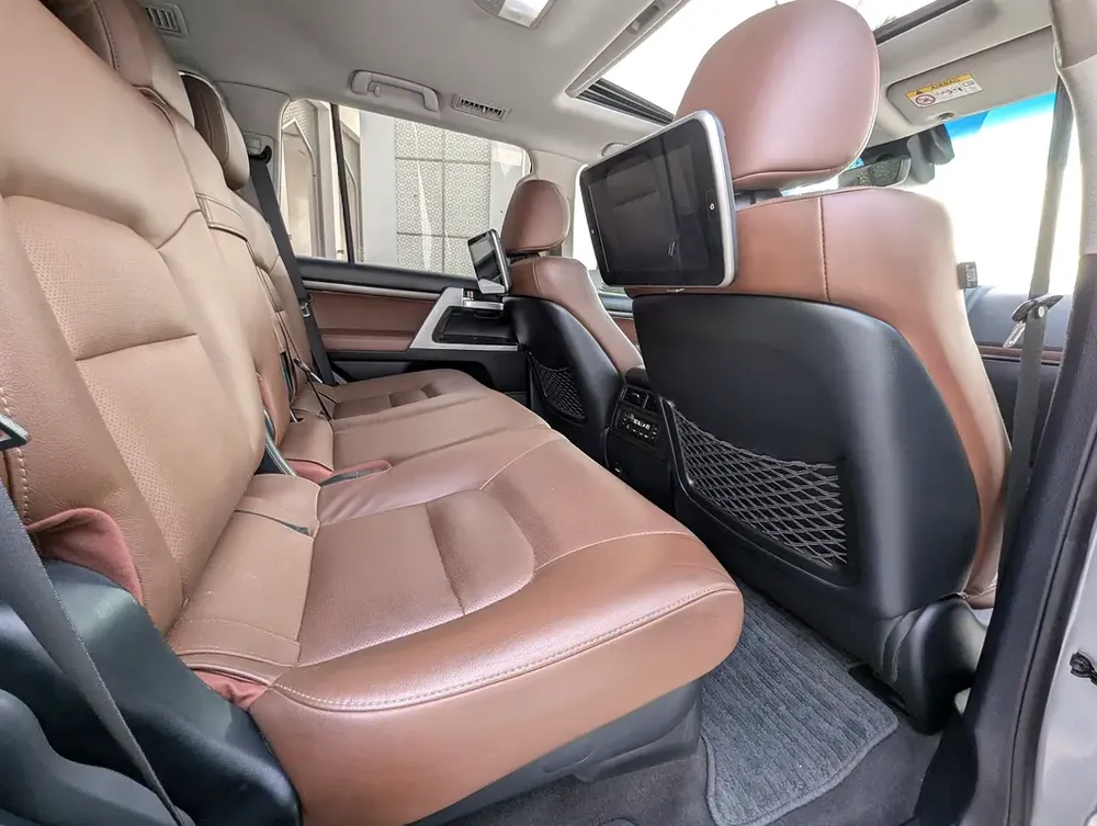 Toyota Land Cruiser VXR Grand Touring 2019 GCC V8 Full Option TOP Very Premium Condition - Image 10