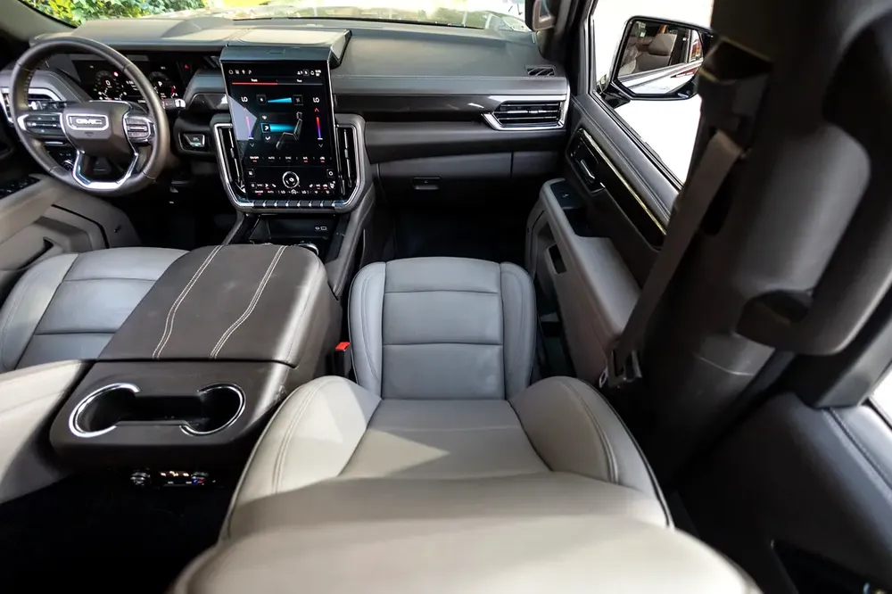 GMC Yukon 2025 GCC specs - Image 13