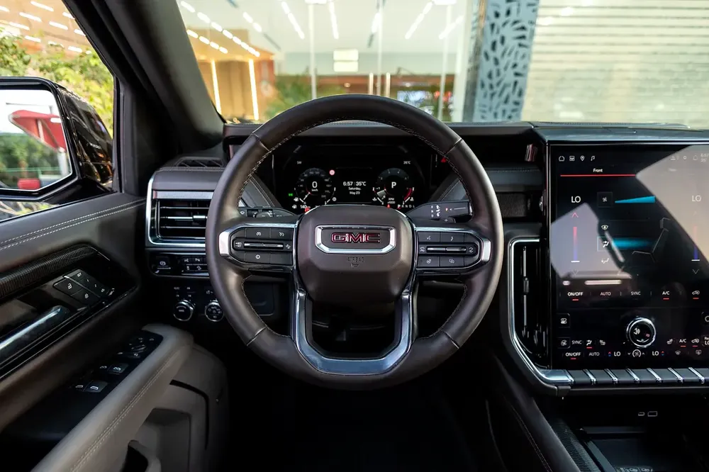 GMC Yukon 2025 GCC specs - Image 14
