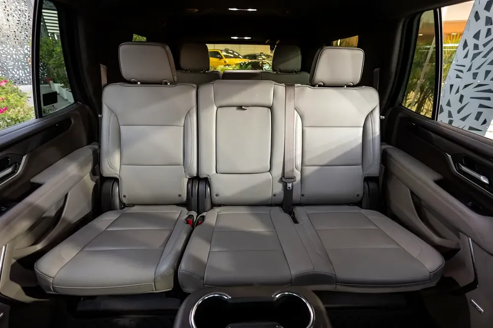 GMC Yukon 2025 GCC specs - Image 19