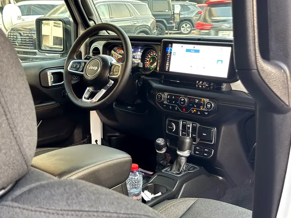 2024 JEEP WRANGLER SAHARA EDITION FULL OPTION JUNGLE TRAIL 4x4 3.6L CANADA SPEC - Image 11