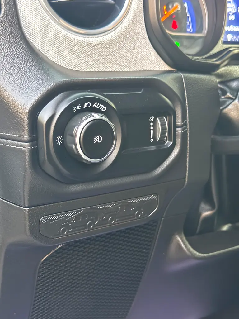 2024 JEEP WRANGLER SAHARA EDITION FULL OPTION JUNGLE TRAIL 4x4 3.6L CANADA SPEC - Image 14
