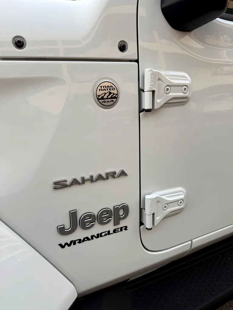 2024 JEEP WRANGLER SAHARA EDITION FULL OPTION JUNGLE TRAIL 4x4 3.6L CANADA SPEC - Image 7
