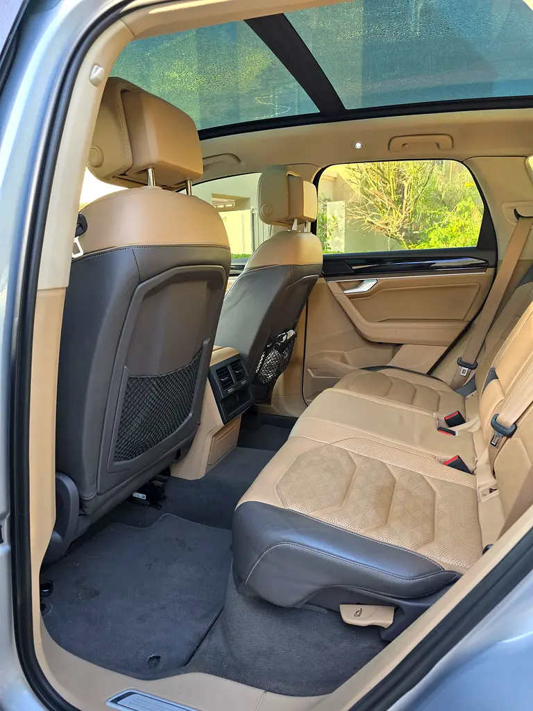 2018 Volkswagen Touareg Comfortline GCC Specs - Image 11