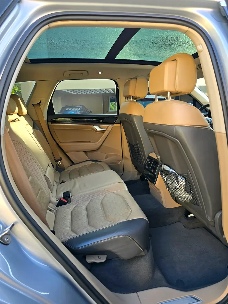 2018 Volkswagen Touareg Comfortline GCC Specs - Image 13