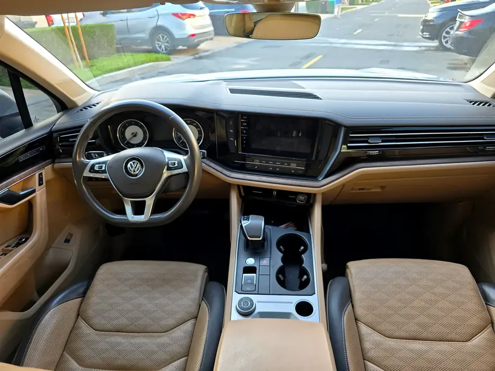 2018 Volkswagen Touareg Comfortline GCC Specs - Image 16
