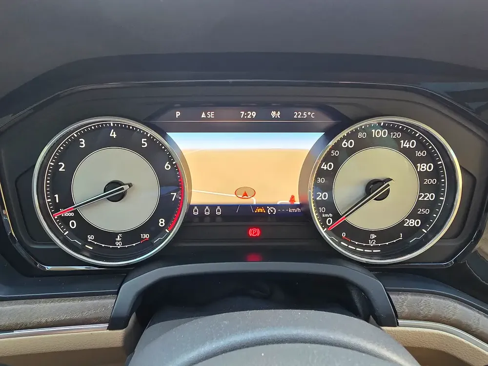 2018 Volkswagen Touareg Comfortline GCC Specs - Image 17