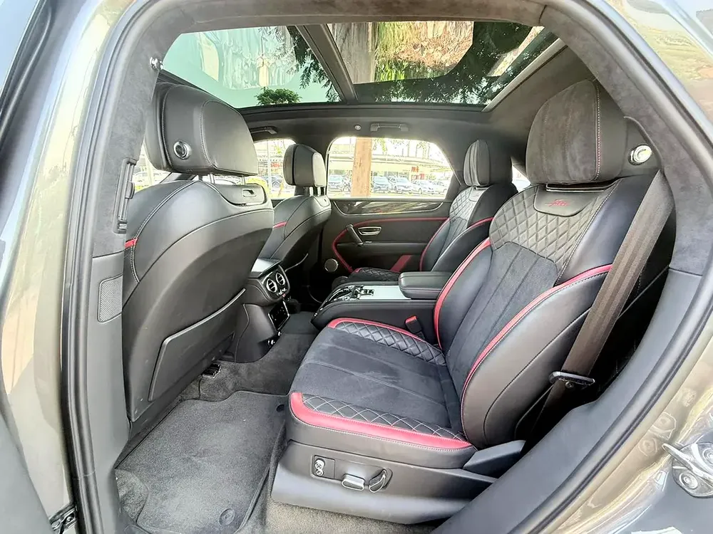 BENTLEY BENTAYGA W12 SPEED | GCC SPECS | YEAR : 2020 | F.S.H WITH AGENCY | UNDER WARRANTY - Image 13