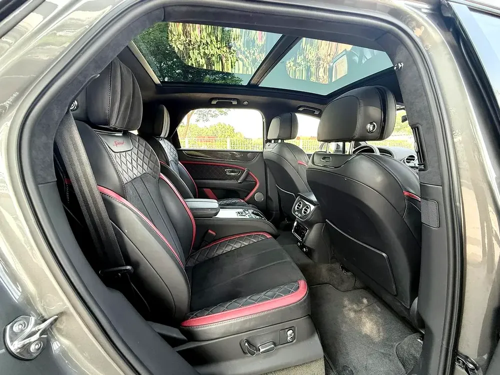 BENTLEY BENTAYGA W12 SPEED | GCC SPECS | YEAR : 2020 | F.S.H WITH AGENCY | UNDER WARRANTY - Image 14