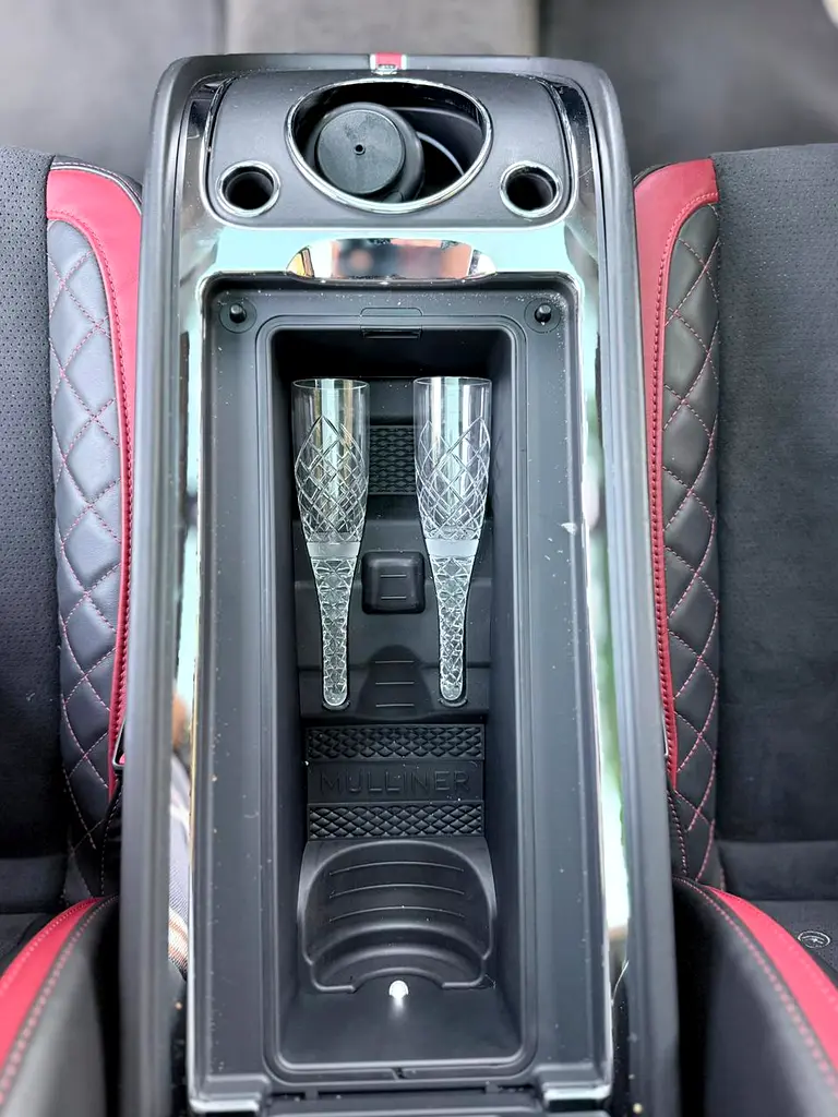 BENTLEY BENTAYGA W12 SPEED | GCC SPECS | YEAR : 2020 | F.S.H WITH AGENCY | UNDER WARRANTY - Image 15