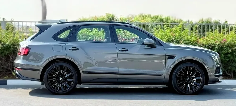 BENTLEY BENTAYGA W12 SPEED | GCC SPECS | YEAR : 2020 | F.S.H WITH AGENCY | UNDER WARRANTY - Image 4