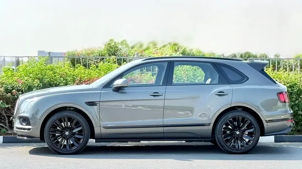 BENTLEY BENTAYGA W12 SPEED | GCC SPECS | YEAR : 2020 | F.S.H WITH AGENCY | UNDER WARRANTY - Image 5