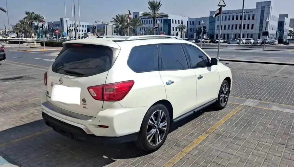 2019 Nissan Pathfinder GCC 135,000 km - Image 14