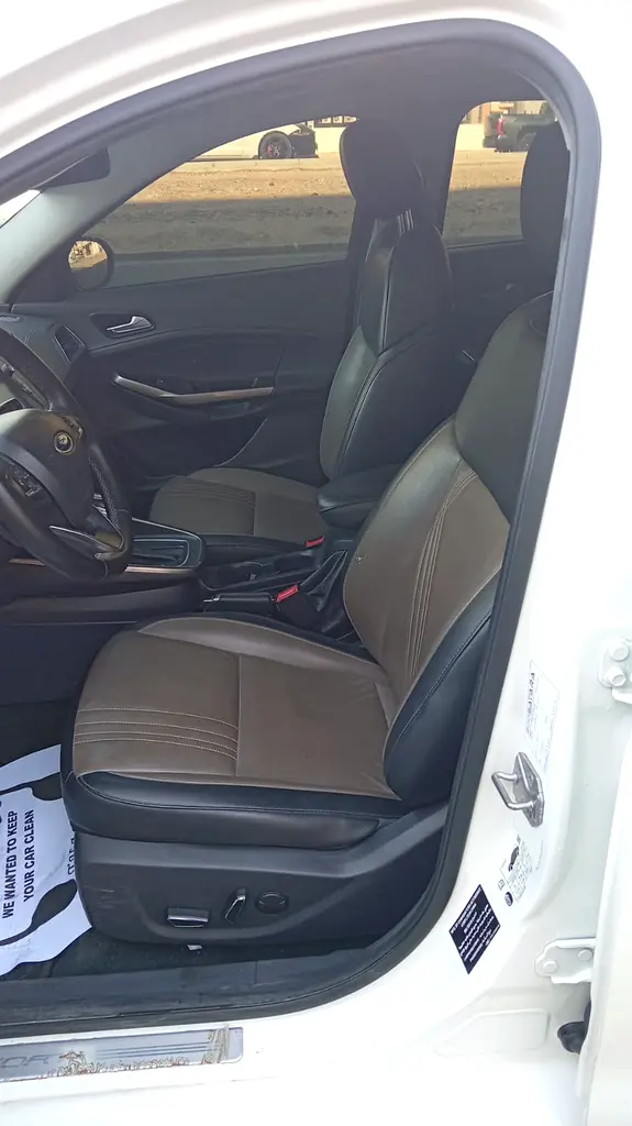 Ford Escort Titanium 2020 Fully Loaded- GCC Specs - Lady Driven - Image 10