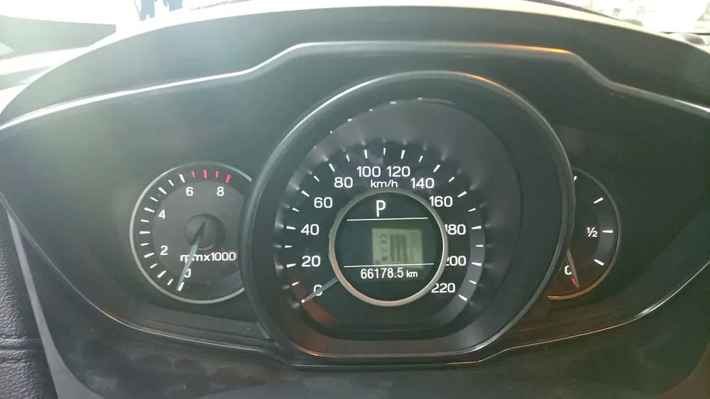 Ford Escort Titanium 2020 Fully Loaded- GCC Specs - Lady Driven - Image 19