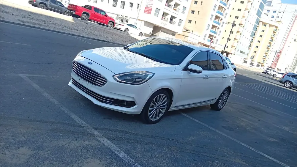 Ford Escort Titanium 2020 Fully Loaded- GCC Specs - Lady Driven - Image 5