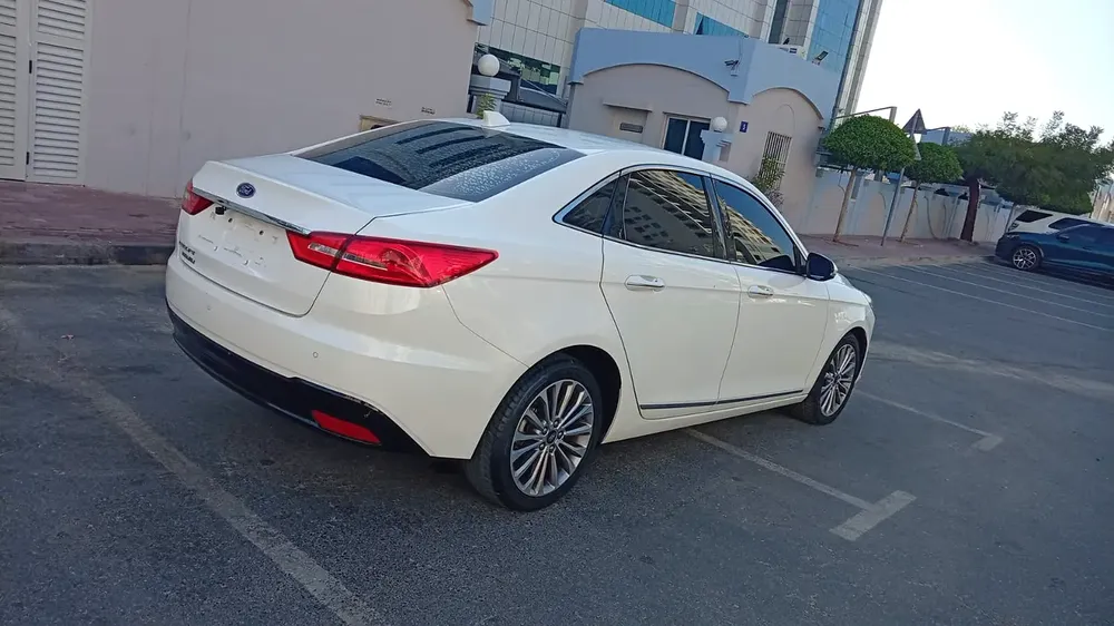 Ford Escort Titanium 2020 Fully Loaded- GCC Specs - Lady Driven - Image 6