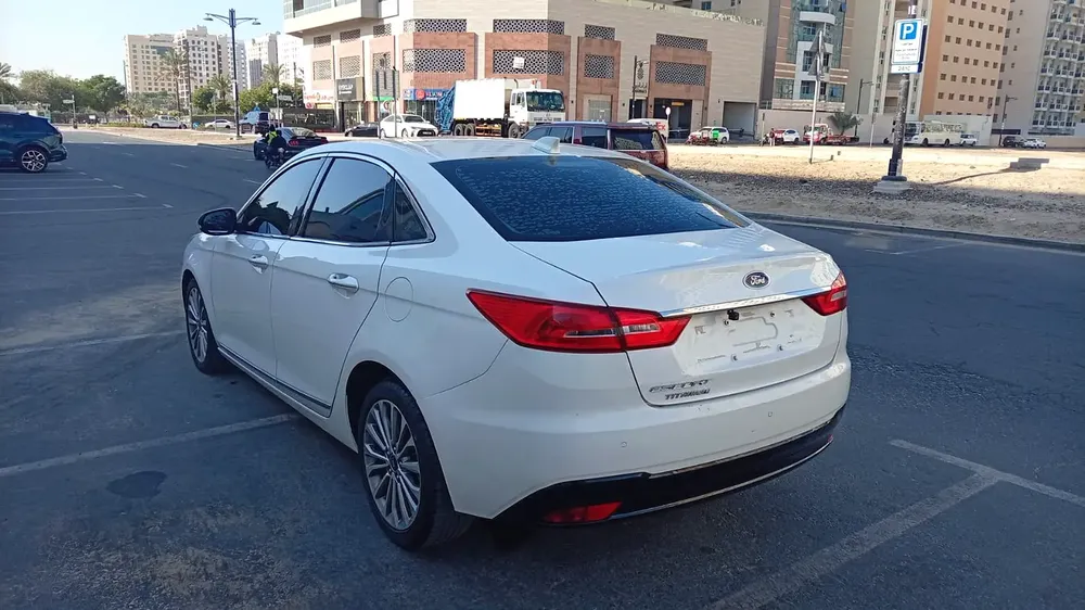 Ford Escort Titanium 2020 Fully Loaded- GCC Specs - Lady Driven - Image 7