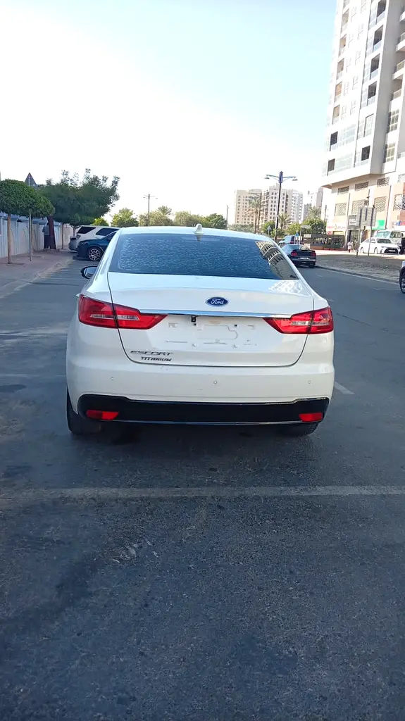 Ford Escort Titanium 2020 Fully Loaded- GCC Specs - Lady Driven - Image 8