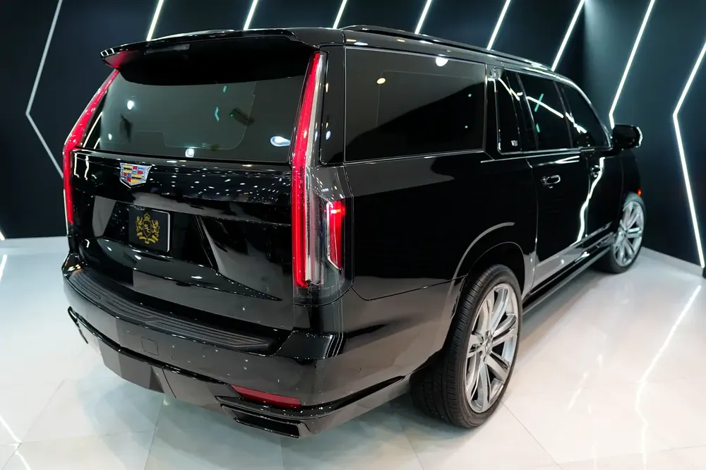 2023 Cadillac Escalade Sport Platinum, Rear Seat Entertainment, Dealer Warranty!! - Image 16