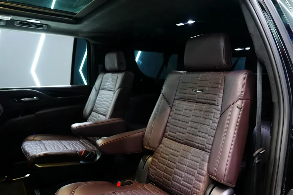 2023 Cadillac Escalade Sport Platinum, Rear Seat Entertainment, Dealer Warranty!! - Image 9