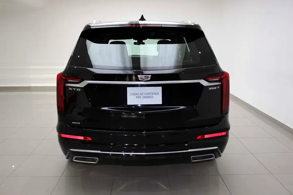 Pristine 2023 Cadillac XT6 Luxury | GCC Specs - Image 4