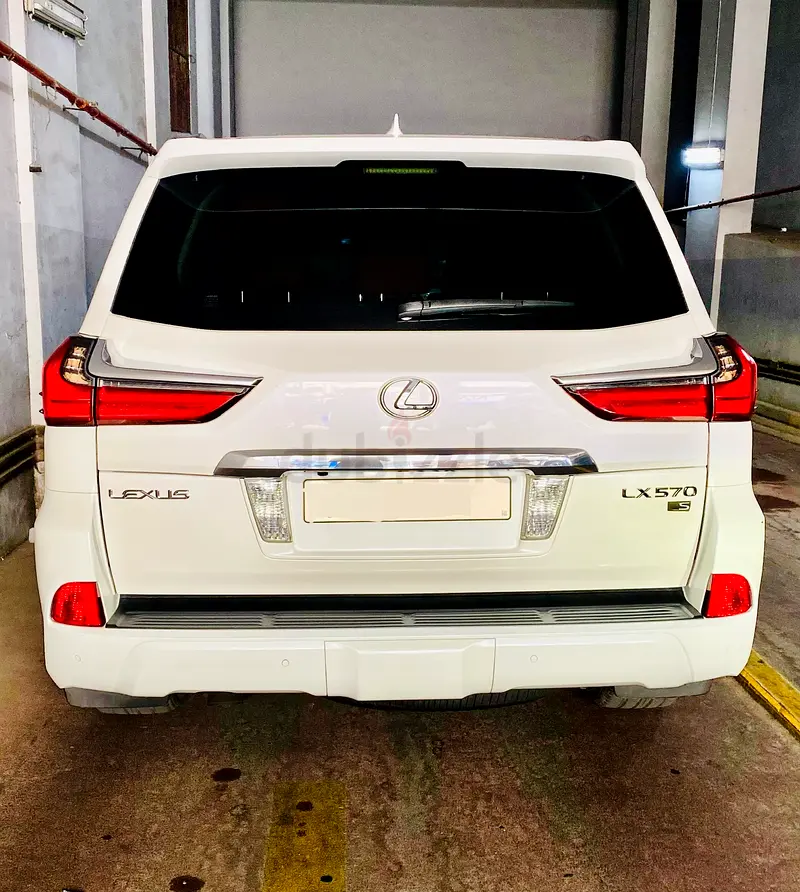 Lexus LX 570 Luxury 2017 - American Specs - Fully Loaded - Image 14