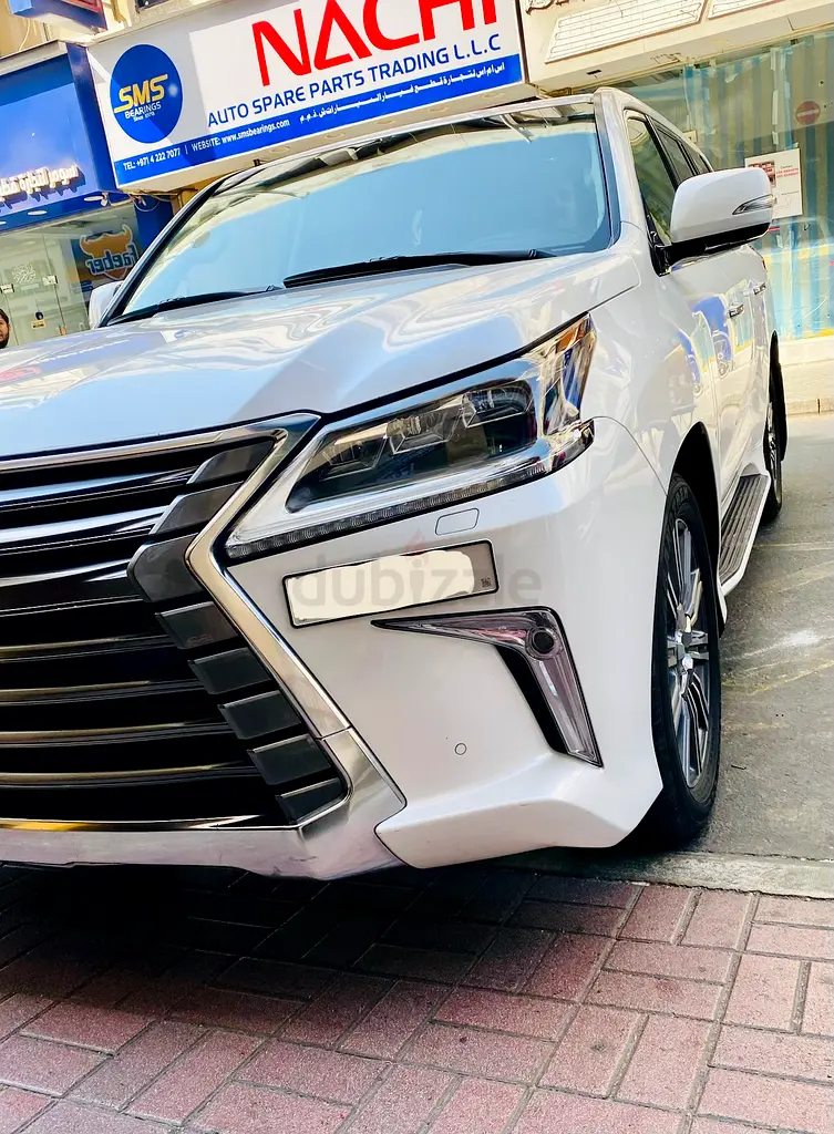 Lexus LX 570 Luxury 2017 - American Specs - Fully Loaded - Image 15