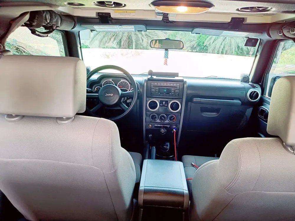 Jeep Wrangler Sahara 2008 GCC Specs - Well Maintained - MANUAL TRANSMISSION - Image 10