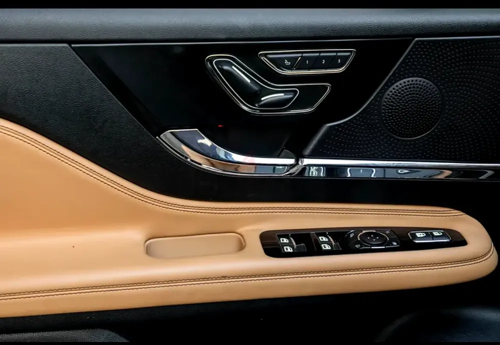 2023 Lincoln Corsair Reserve GCC Specs Luxury SUV - Image 16