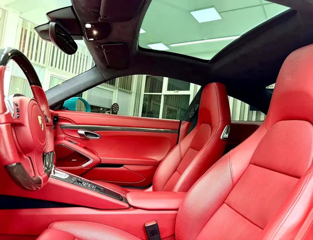 GCC .. FSH .. Warranty till Jan 2028 .. Turbo S .. Perfect Condition - Image 11